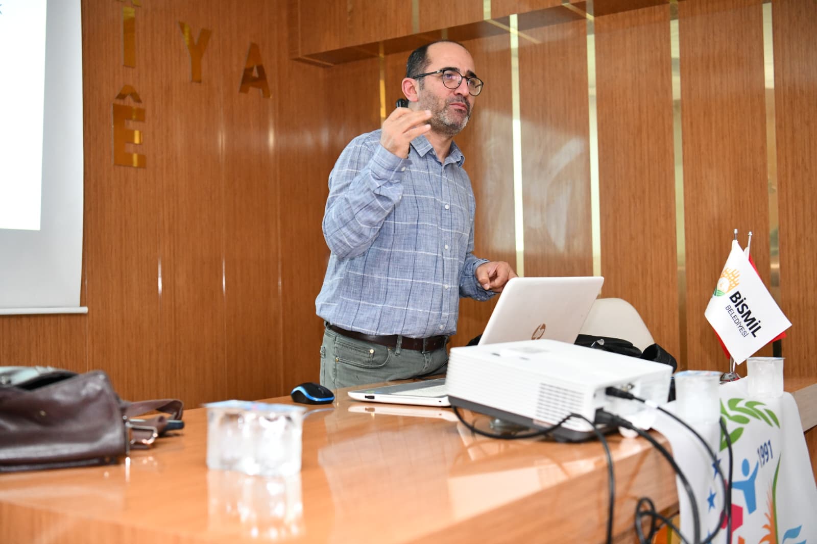 fe8f55a5-a24b-4079-b2a7-500d72eba6cb