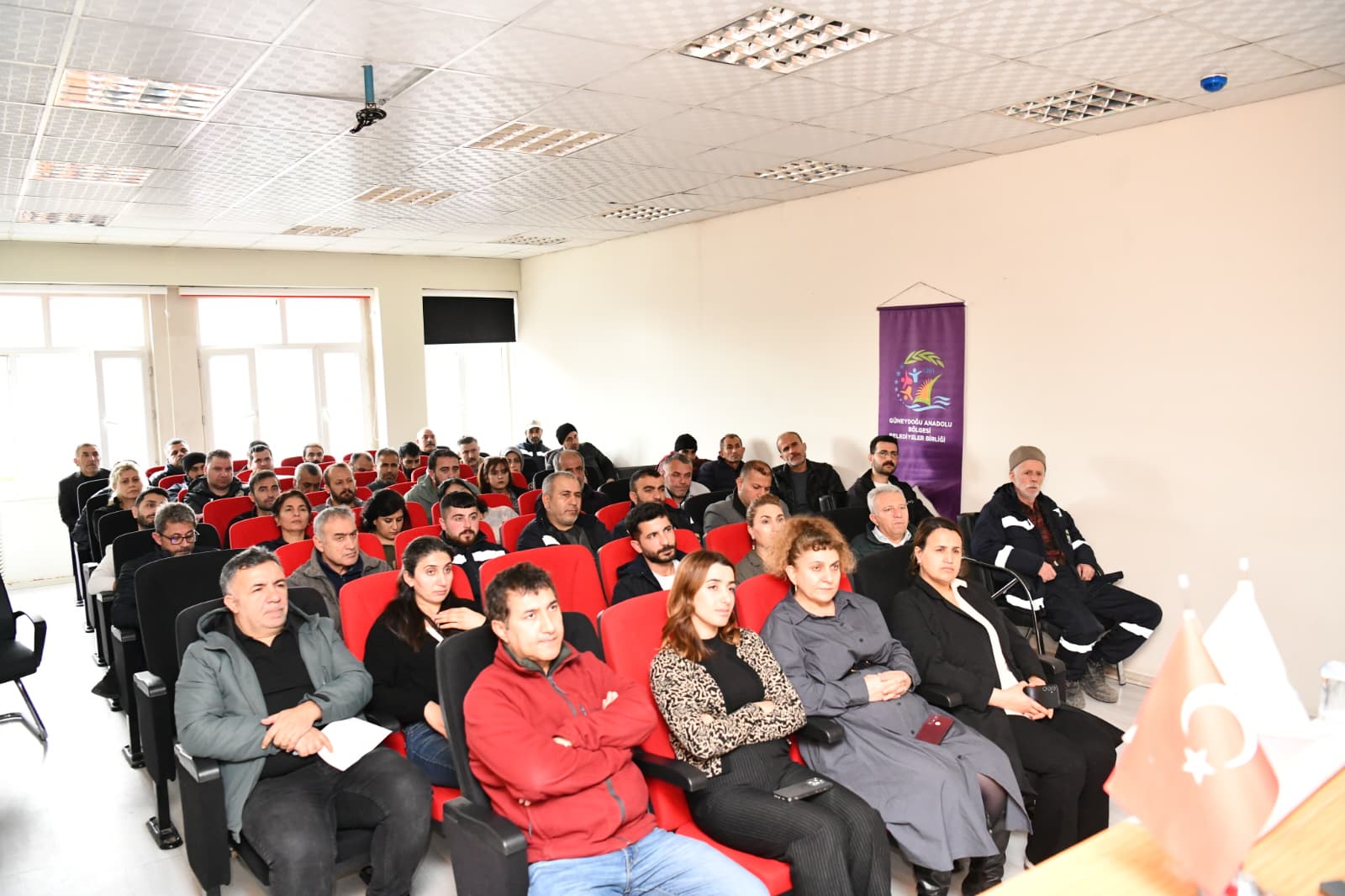 ff569ddc-0da4-41dd-83bf-63cfc9e43a4b